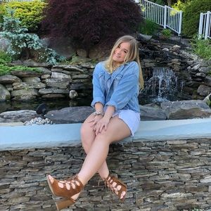 Meet your Posher, Kayla